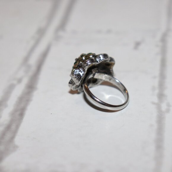 🌿 Silver Floral Rhinestone Ring · Adjustable Size 6–8 🌿 - Picture 3 of 5